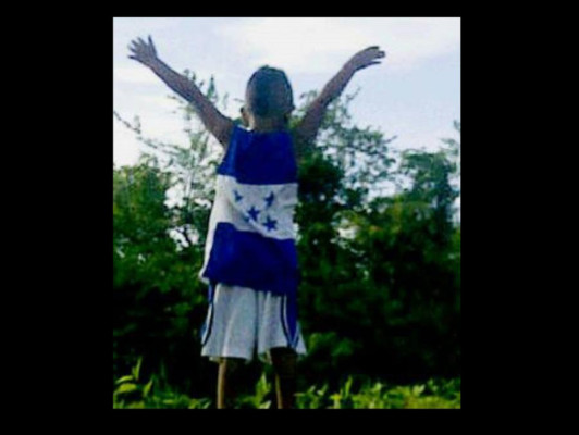 FOTOS: Afición apoyando a Honduras ante EE UU