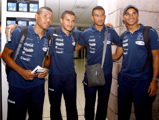 Selección de Honduras viaja a EE UU para amistoso con Perú