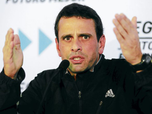 Capriles acusa a Maduro por uso de medios estatales