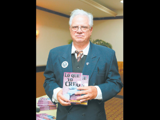 Mario Fumero presentó nuevo libro