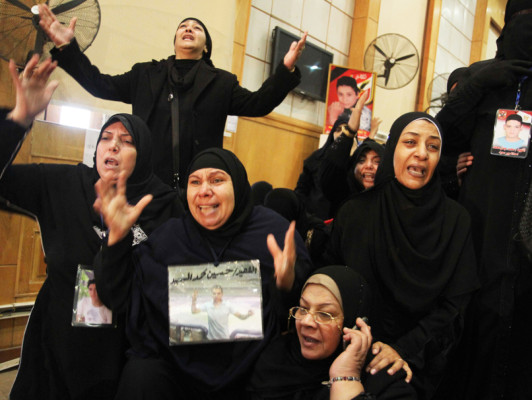 Corre la sangre en Egipto tras condenas a muerte por tragedia en estadio