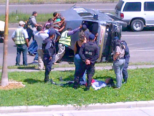 Dos menores heridos en accidente en el anillo periférico