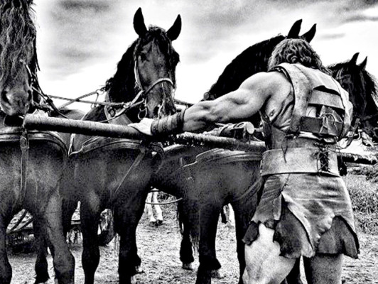 FOTOS: 'La Roca' y sus poderosos músculos para 'Hércules'