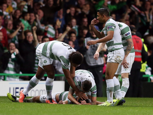 Celtic derrota al Ajax y sigue vivo en la Champions