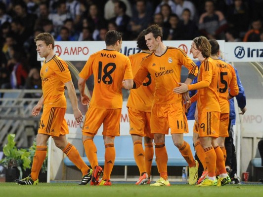 Real Madrid gana a la Real Sociedad y sigue cerca de Atlético y Barça