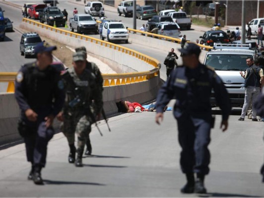 Sicarios ejecutan a tres modelos en la salida a Valle de Ángeles