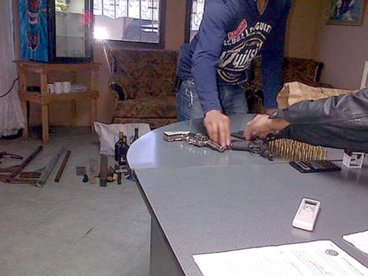 Decomisan armas, alcohol y celulares en cárcel sampedrana