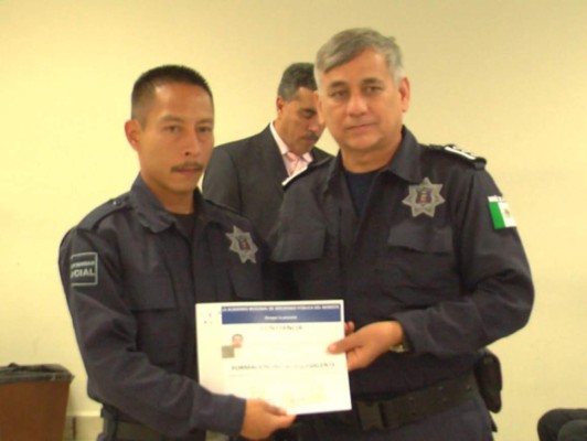 Autoridades verifican si cadáver tiroteado es el de un general mexicano