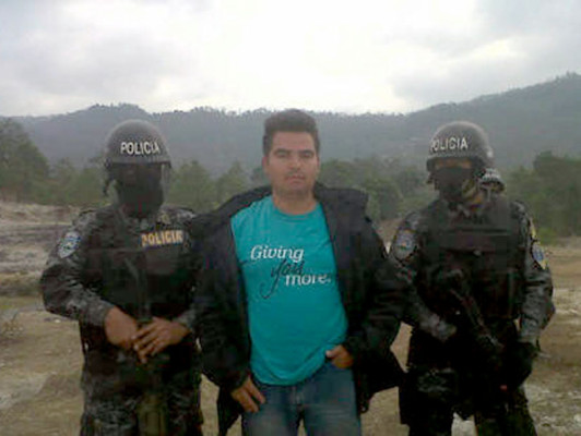 Por asesinato de una maestra capturan a alcalde en Intibucá