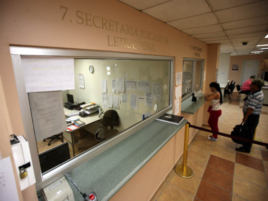 Dirigentes magisteriales comparecen en juzgados de Comayagüela