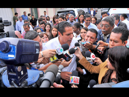 Precandidatos votan en la capital de Honduras