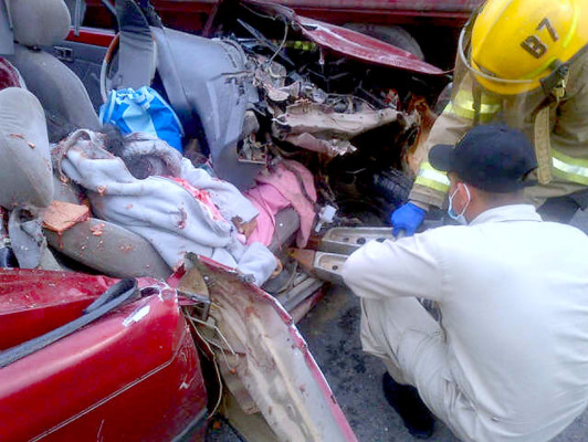 Madre y sus dos hijas mueren en accidente en Tela