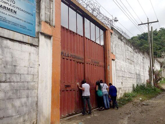 Diez presuntos pandilleros se fugan de El Carmen