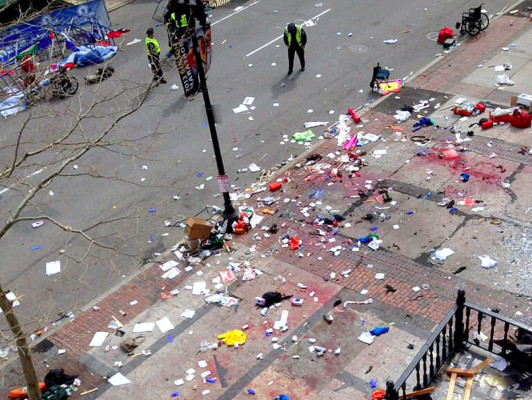 Tres muertos y más de 100 heridos por explosión en maratón de Boston