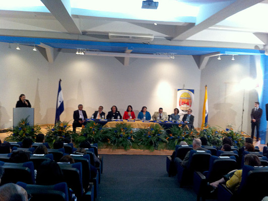 Castellanos asume segundo mandato en UNAH