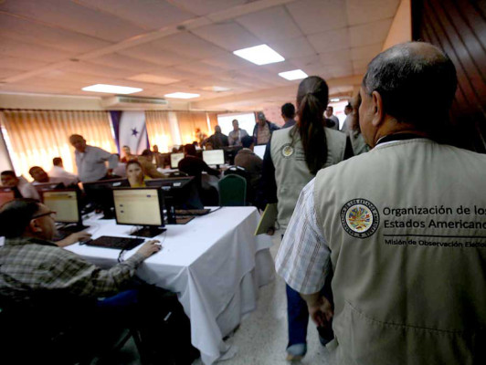 Remonta Juan Orlando y casi alcanzan a Villeda