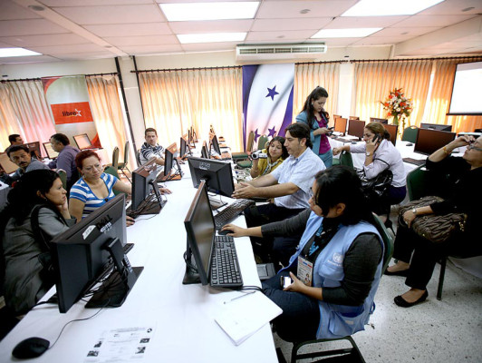 Constantes fallas en el sistema de cómputo del TSE