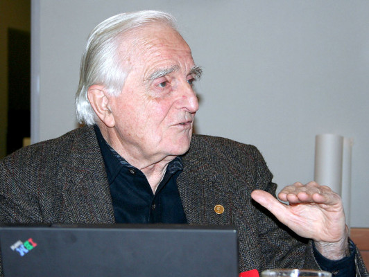 Fallece inventor del ratón de computadora