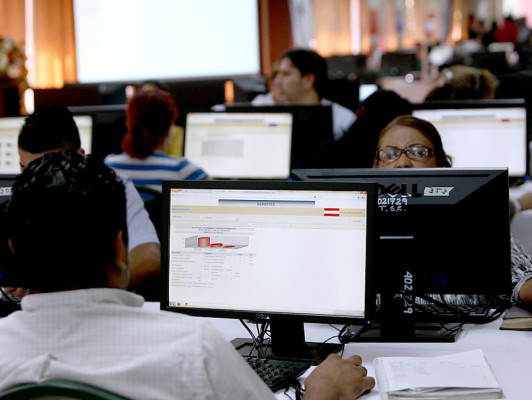 Constantes fallas en el sistema de cómputo del TSE