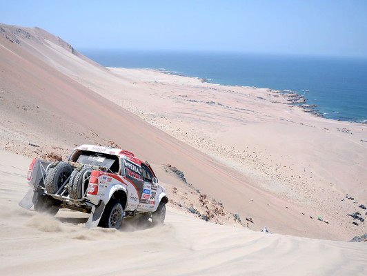 Combate de estrellas en el desierto peruano