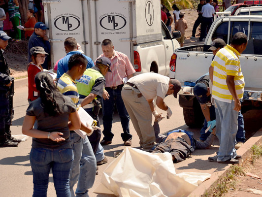 Al menos doce muertos en accidentes viales