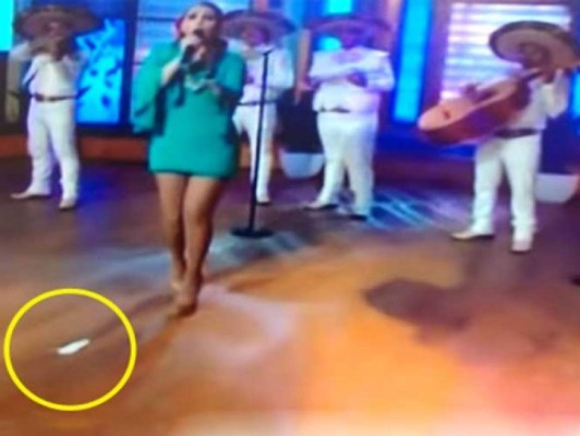 Paty Navidad 'tira la toalla' en pleno programa de TV