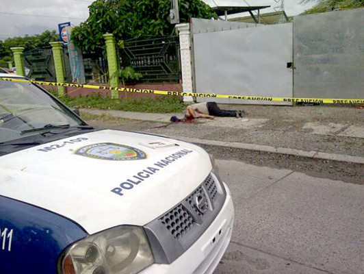 Por robarle pistola matan a guardia y pastor evangélico