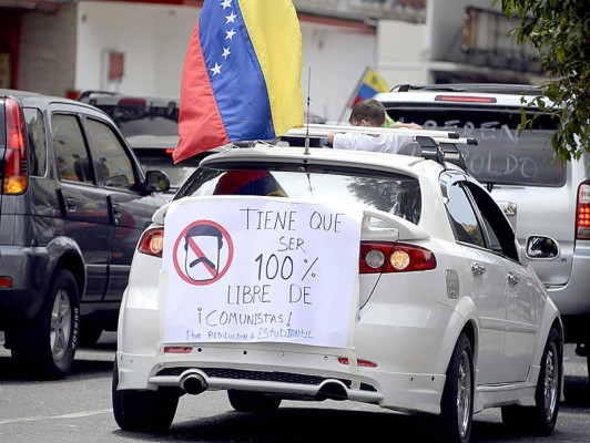Caravana opositora recorre Caracas en rechazo a represión