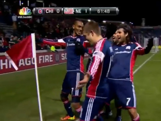 Bengtson dio triunfo al Revolution y celebra con punta