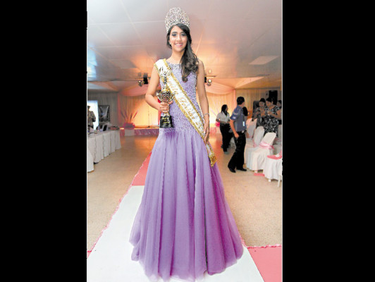 Hayzell Rodríguez es la nueva reina de Ferisur 2013