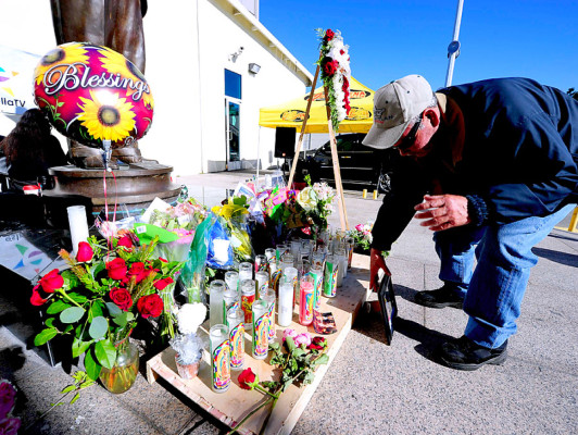 Homenajes espontáneos a Jenni Rivera en México y Estados Unidos