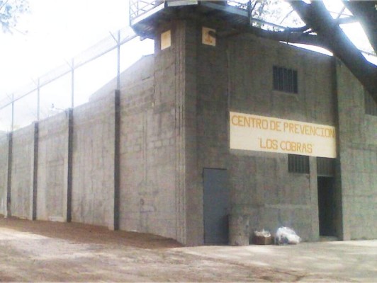 Menores infractores se amotinan en los Cobras