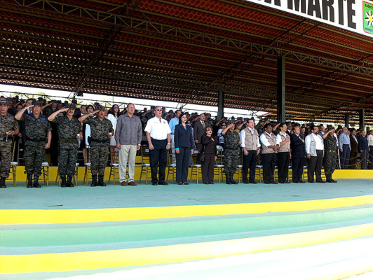 FF AA quedan bajo el mando del TSE