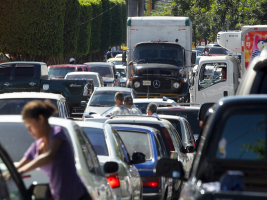 Gobierno no descarta el Hoy no circula
