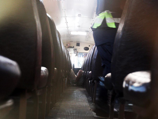 Joven es asesinado dentro de bus en Comayagüela