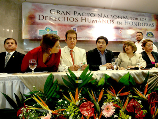 Por segunda vez, acto político termina en alboroto en Tegucigalpa