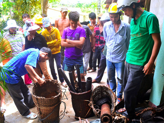 Un padre y un hijo salen de la jungla tras 40 años
