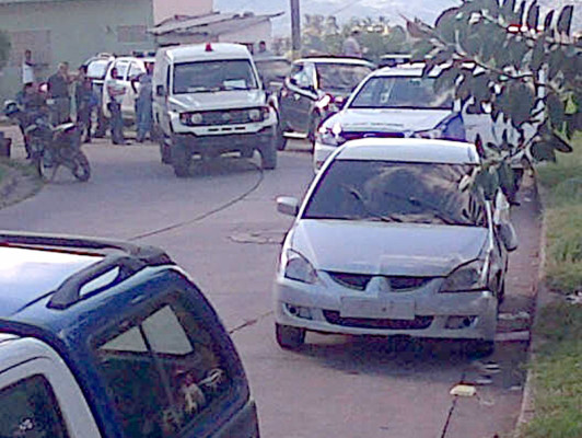 Dentro de vehículo encuentran cadáver en Tegucigalpa