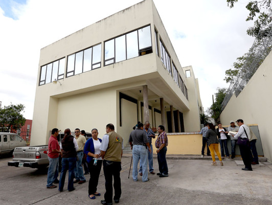 Jonathan Russell, premio Álvaro Contreras 2013