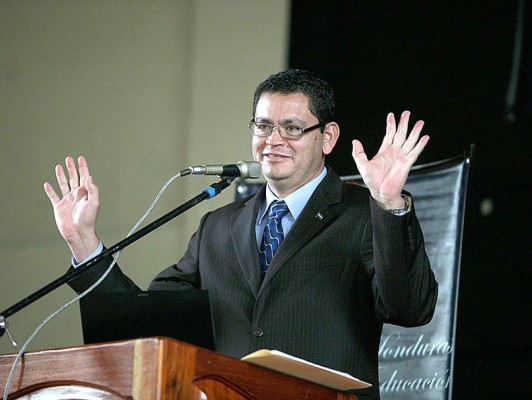 Escoto defiende matrícula de niños de 5 años