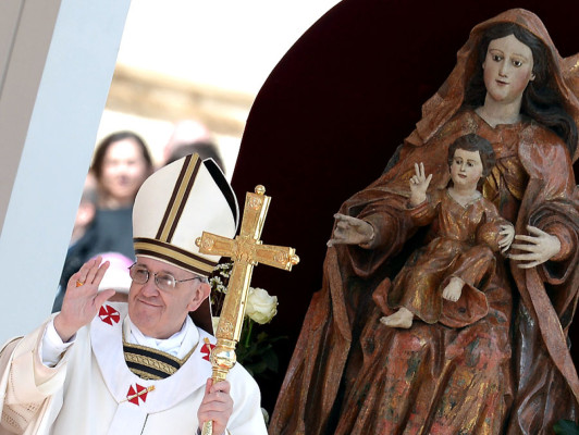 Papa Francisco inicia su era pontificia por los pobres