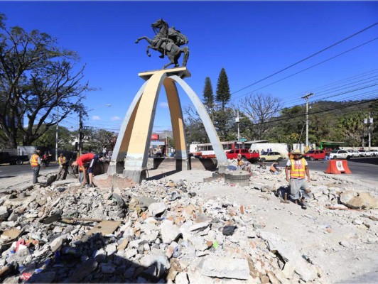 Develan avances en rotonda del bulevar Los Próceres