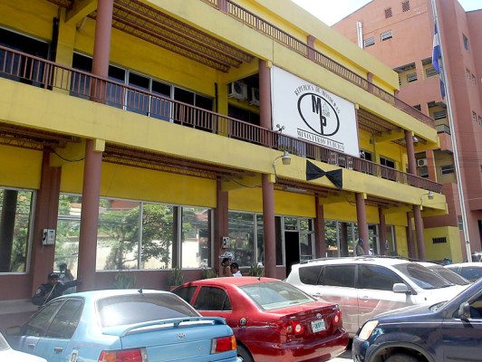 Recuperan 90 carros que estaban extraviados