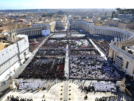 Papa Francisco inicia su era pontificia por los pobres