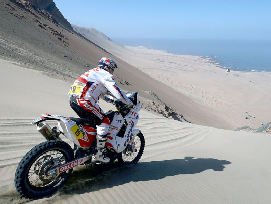 Combate de estrellas en el desierto peruano