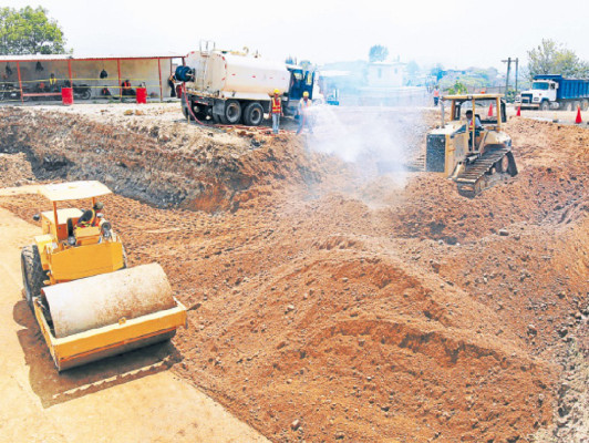Construyen el primer paso a desnivel del anillo periférico