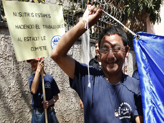 Reclaman por recortes a discapacitados