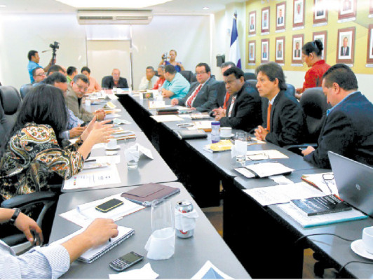 Voto electrónico puede hacerse en Honduras con máquinas prestadas