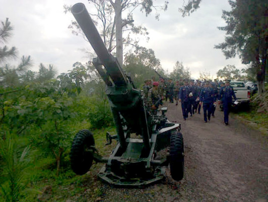Cañonazos al alba marcan tributo a la patria