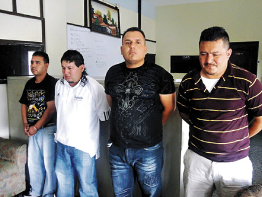 Con granada, droga y armas caen asaltantes